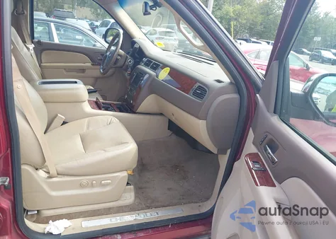 2010 Chevrolet Tahoe Ltz z USA, uszkodzony, nr VIN 1GNUKCE00AR157053